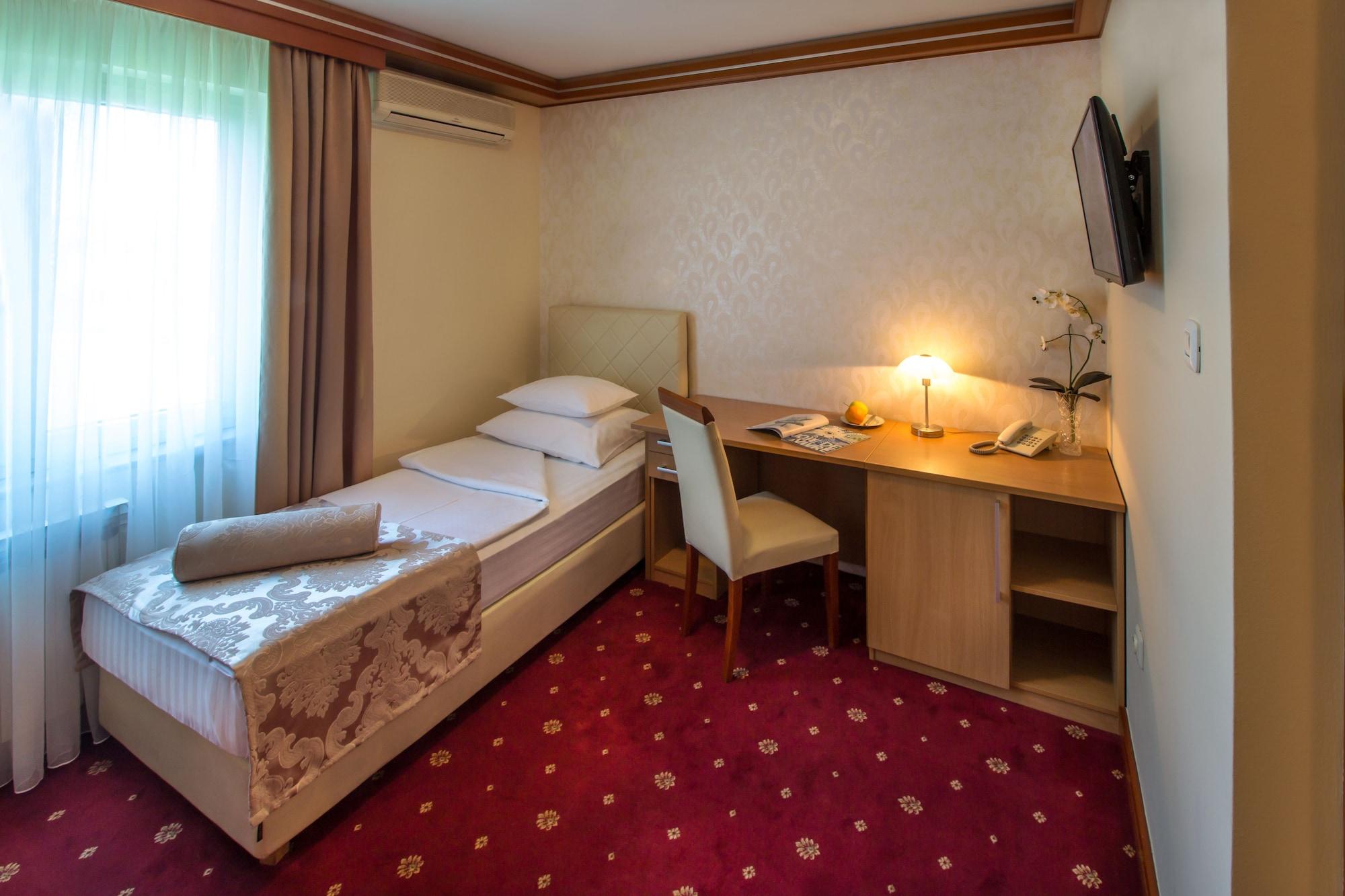 Hotel Cezar Banja Luka Eksteriør billede