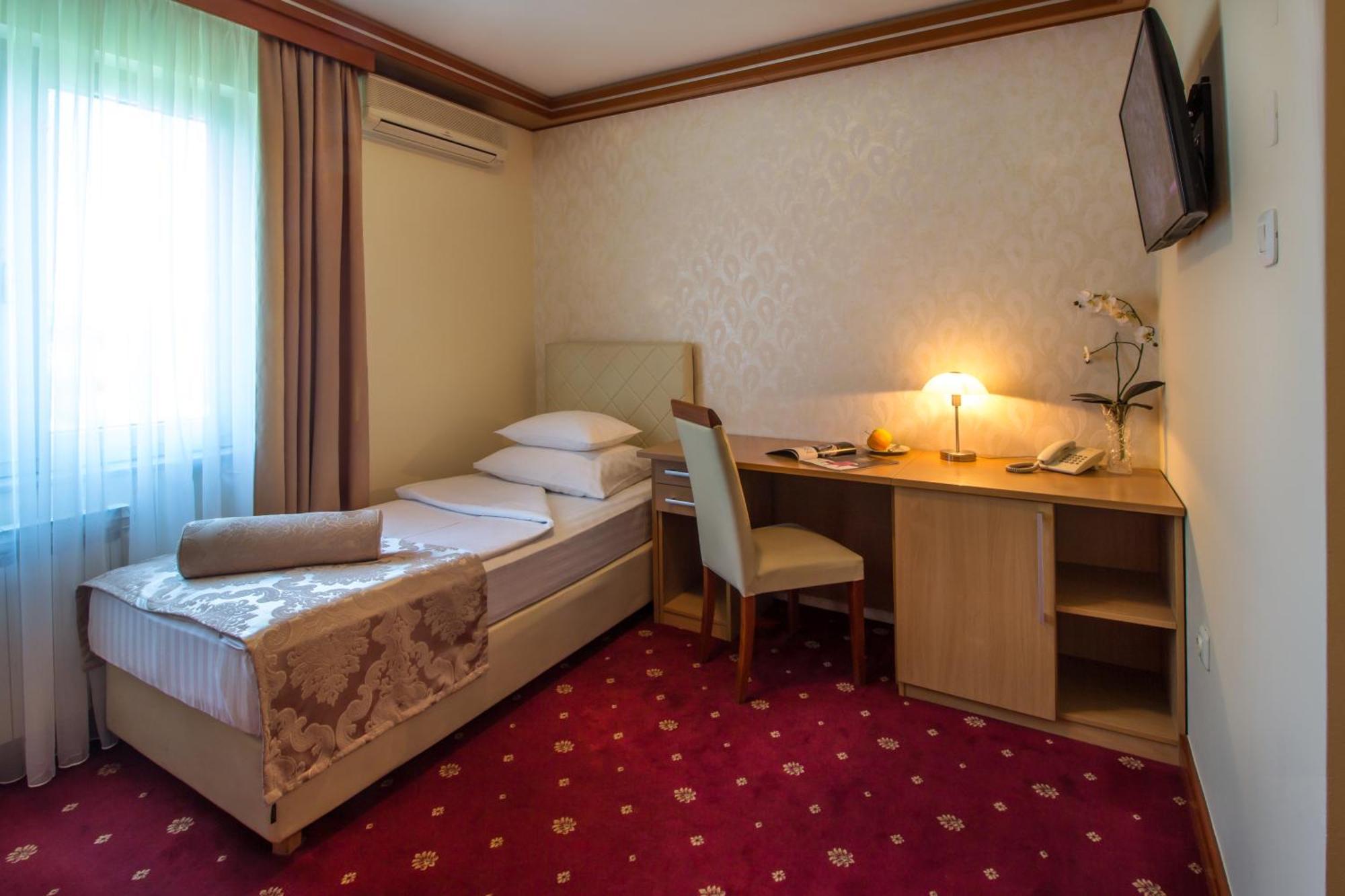Hotel Cezar Banja Luka Eksteriør billede