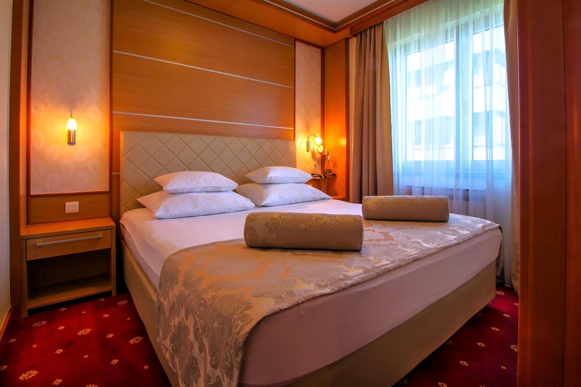 Hotel Cezar Banja Luka Eksteriør billede